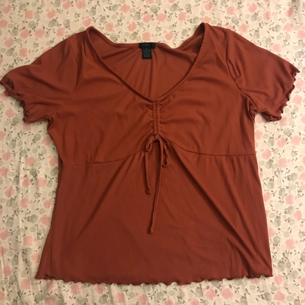 Orange Lettuce Edge Top